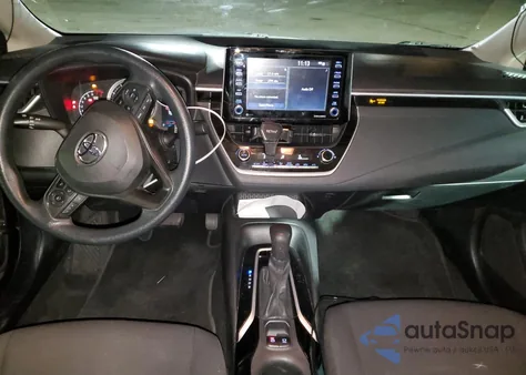 2021 Toyota Corolla Le z USA, uszkodzony, nr VIN 5YFEPMAE5MP255953